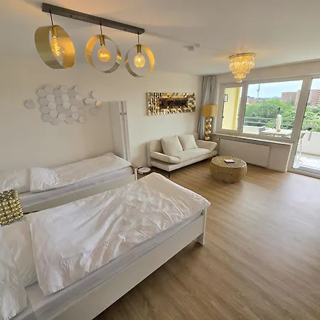 Modernes Mit Panorama-balkon & Weitblick Ueber