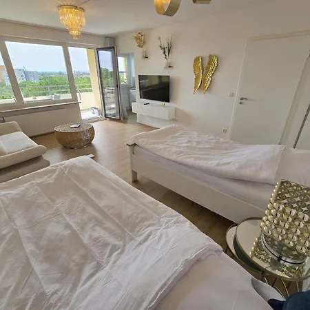 Modernes Mit Panorama-balkon & Weitblick Ueber Apartment