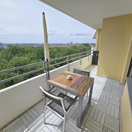 Apartment Modernes Mit Panorama-balkon & Weitblick Ueber Hannover